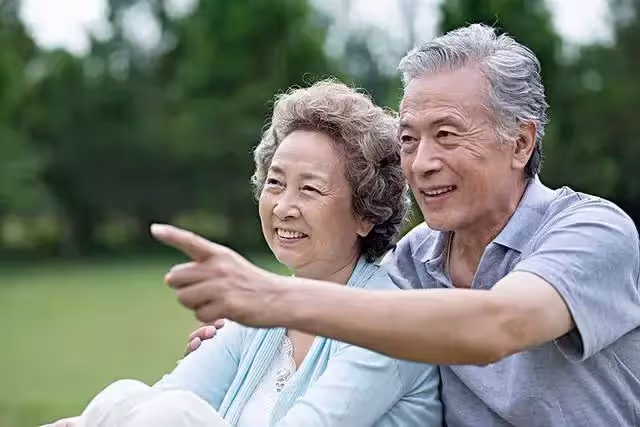 兒子勸獨居五年父親找個伴!「爸你才53歲,再找個老伴吧?」父親的回答很現實也很心酸