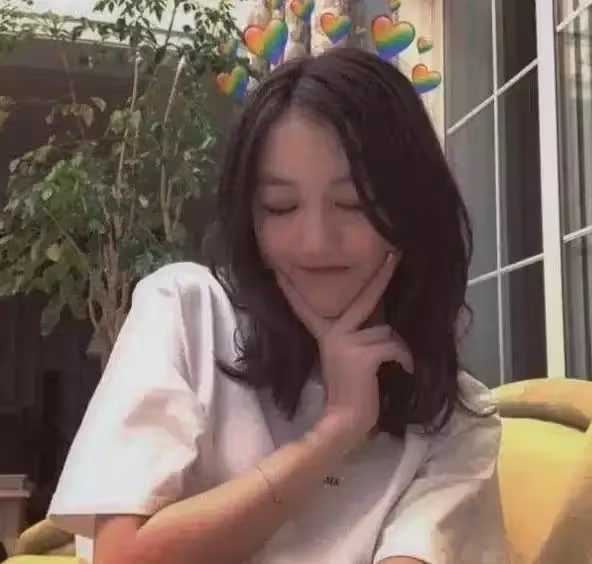 擺脫兔唇！王菲女兒3次術後重生「變身美少女」近照曝光「金髮長腿氣質模樣」網讚：不愧是天后女兒