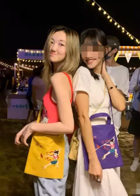 擺脫兔唇！王菲女兒3次術後重生「變身美少女」近照曝光「金髮長腿氣質模樣」網讚：不愧是天后女兒