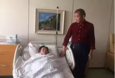 67歲阿嬤自然懷孕，寧與兒女斷絕關係，也要堅持生子，承諾「絕不麻煩子女」2年後見分曉