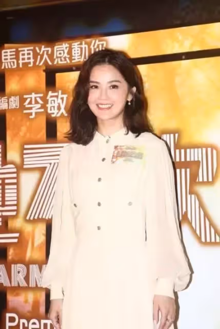 阿嬌與阿sa同框錄節目,無美顏鏡頭下身材曝光「一胖毀所有」,網友:明星與路人的區別