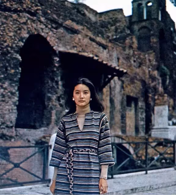 真正的時髦女王!林青霞「30年前穿搭」引領潮流 「纖細腰肢」盈盈一握美若驚鴻