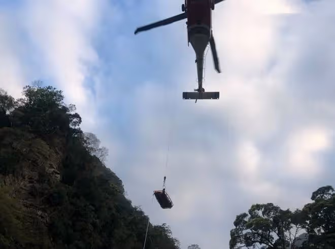 炎亞綸新劇出意外!2人墜谷當場死亡,劇組證實死訊,現場照曝光