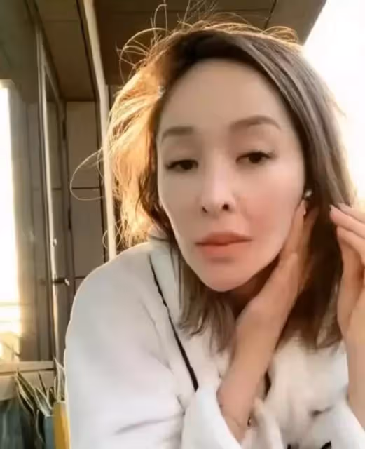 蕭亞軒受傷一年首出鏡，疤痕明顯精神飄忽，滿臉憔悴狀態堪憂