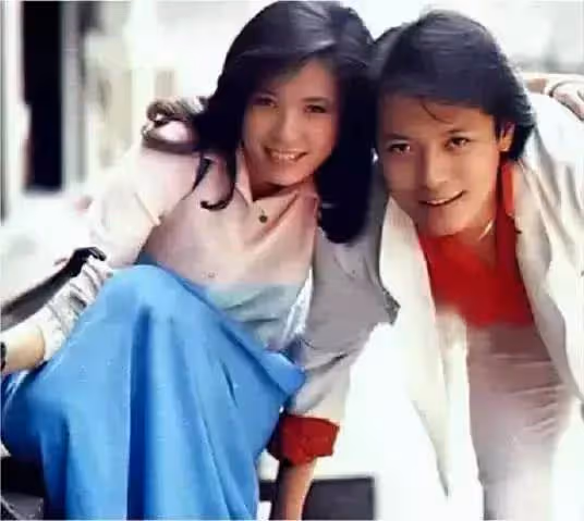 為生子做19次試管！ 64歲周丹薇「遭富商背叛」患病離婚 80歲老母親「九步一拜上山祈福」：不能再逃避了