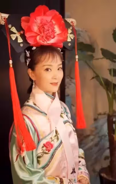 跪著給婆婆洗腳!「晴格格」王艷爆紅後嫁大11歲富商 豪門婚姻不如意:被親兒罵豬頭「繼子也不尊重她」