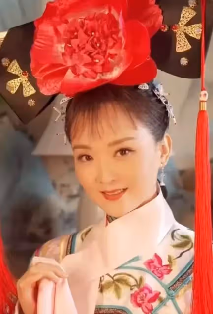 跪著給婆婆洗腳!「晴格格」王艷爆紅後嫁大11歲富商 豪門婚姻不如意:被親兒罵豬頭「繼子也不尊重她」