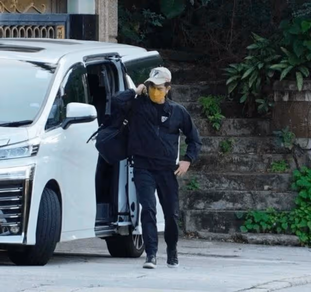 天王嫂久違現身!方媛疫下陪女兒返校,4歲小傢伙主動與人打招呼