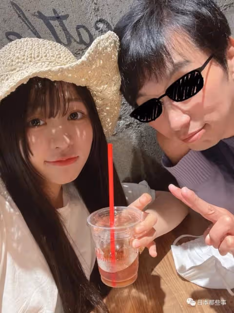 跟自己的偶像結婚了……