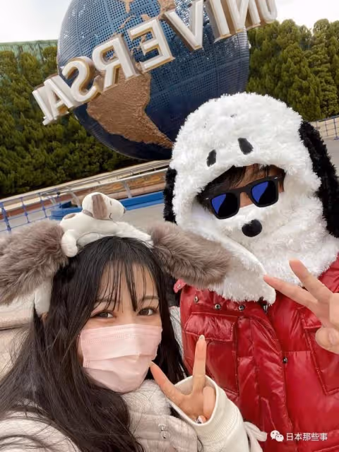 跟自己的偶像結婚了……