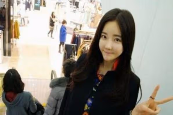 「塑料美人」潘南奎,花十億整成baby,情史混亂插足閨蜜感情?