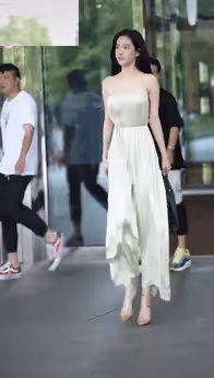 「塑料美人」潘南奎,花十億整成baby,情史混亂插足閨蜜感情?
