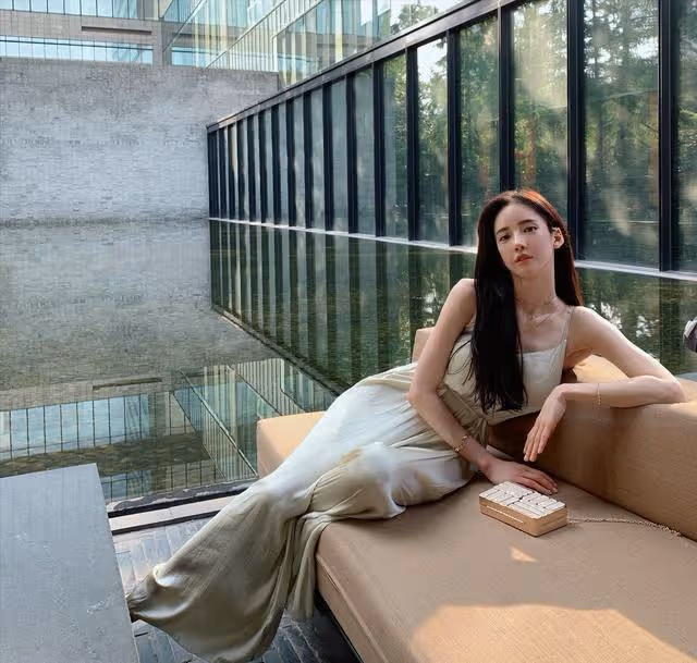 「塑料美人」潘南奎,花十億整成baby,情史混亂插足閨蜜感情?
