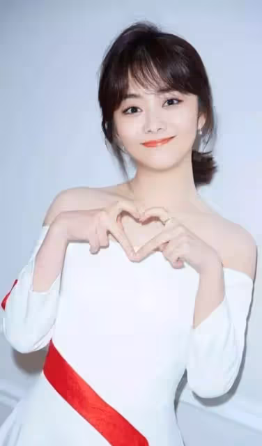 譚松韻事業有如此成就,離不開母親的支持,如今剩下的只有思念