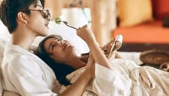 男友無縫銜接,才剛跟我分手,轉身就貼在別的女人身上