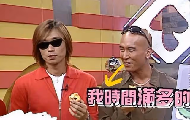 大S「光頭歐巴」黑料預警!和師妹聊天習慣「動手動腳」,別誤會