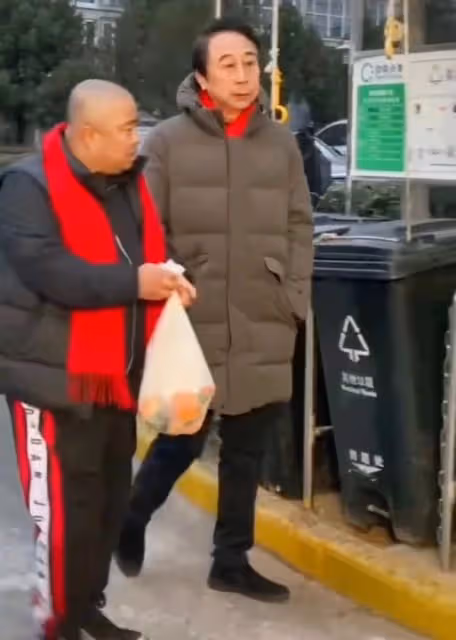馮鞏亂扔垃圾慘被教育，頻頻甩鍋徒弟自稱糊塗，眼眶泛紅一臉委屈