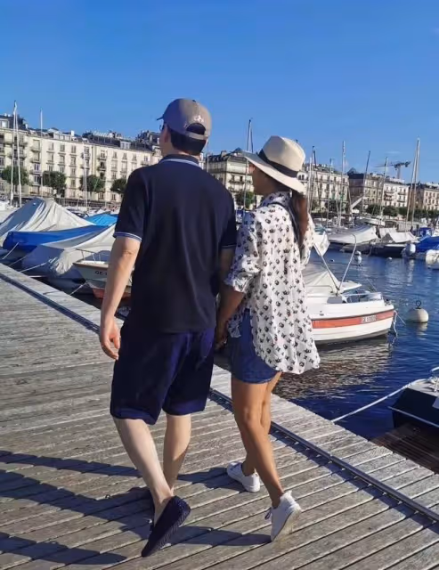 49歲孫悅不顧疫情上海街頭遛狗，坐輪椅行動不便，嫁富商豪宅曝光