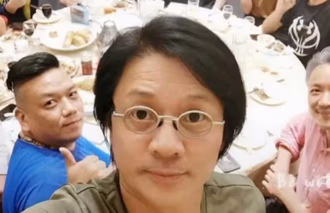 港圈戲骨齊聚內地喝酒！梁家仁鬍鬚全白，尹天照滿頭黑髮顯年輕