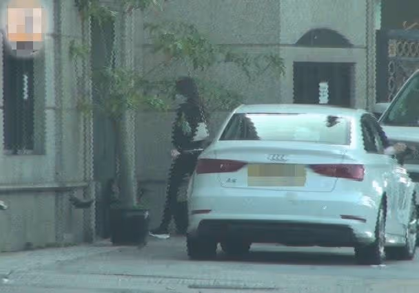 方媛攜倆孩子出門，長女身高猛長眼睛似爸，郭富城陪妻子眉頭緊鎖