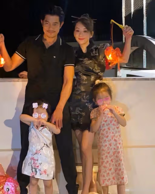 方媛攜倆孩子出門，長女身高猛長眼睛似爸，郭富城陪妻子眉頭緊鎖