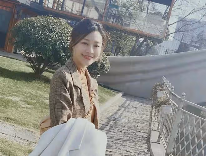 33歲女星官宣懷孕！孕期出血從廁所爬出來找老公，男方身份太神秘