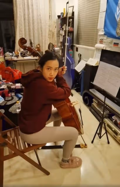 駱達華20歲女兒美貌出眾，被2所世界名校搶著要，卻有意進娛樂圈