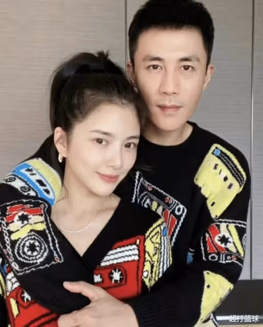又秀恩愛？杜淳與老婆穿情侶裝，各種親密互動根本停不下來