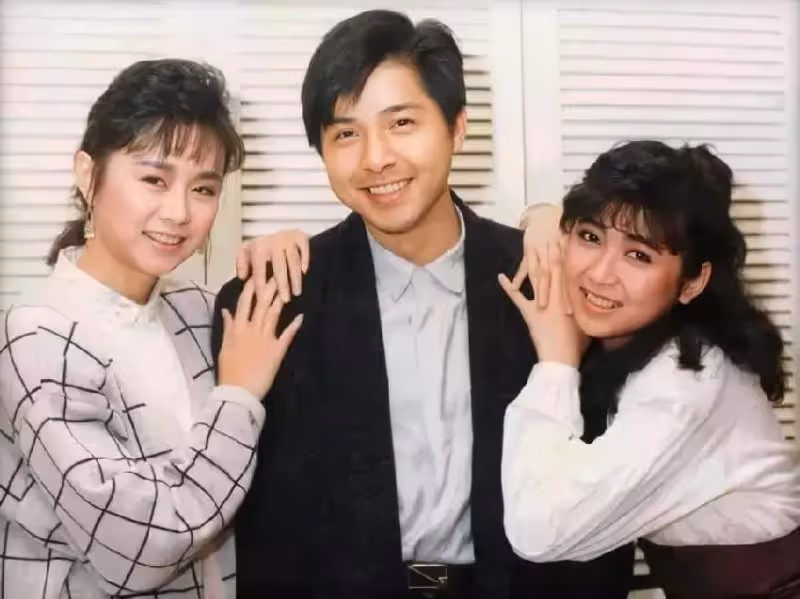 64歲玉女歌手李碧華,風采不減當年,生活低調節儉,10多年的老車還在開
