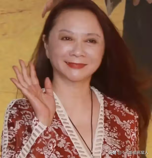 假體亂飛、笑比哭還難看!動臉後的「矽膠臉」才是最恐怖的