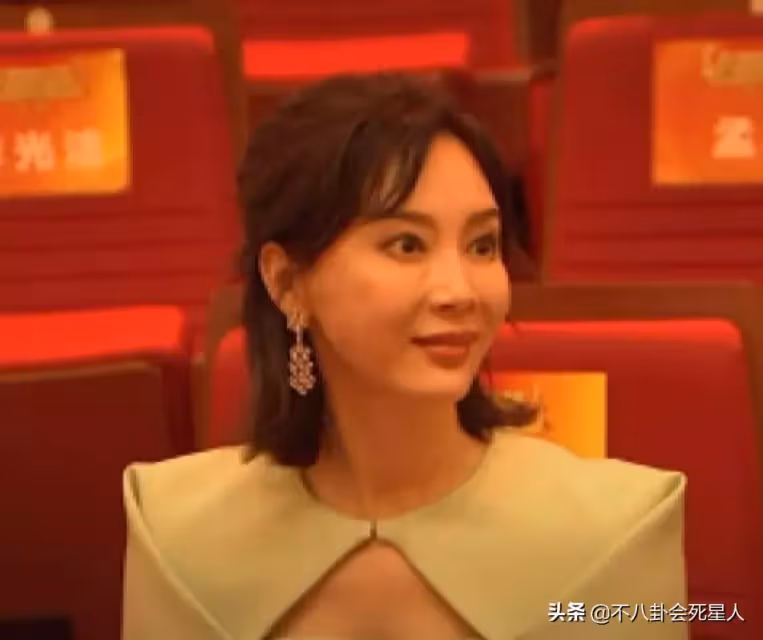 假體亂飛、笑比哭還難看!動臉後的「矽膠臉」才是最恐怖的