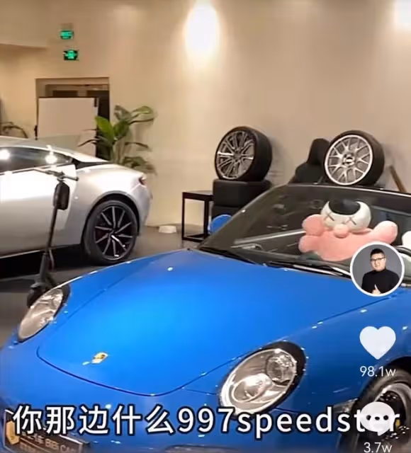 千萬粉網紅猴哥即將大婚!聚集眾多豪車堪比車展,排場太大遭狂罵