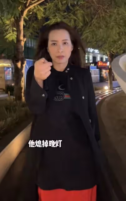香港疫情持續爆發!知名港星街頭不戴口罩熱舞,笑容滿面舉止遭批