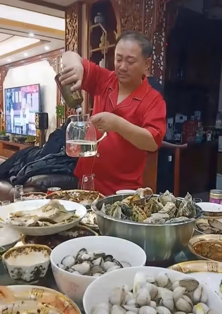 師父簡樸,徒弟擺闊,趙家班成名後,趙本山與徒弟們的奢靡成對比