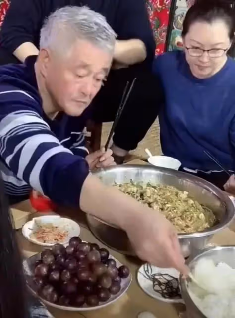 師父簡樸,徒弟擺闊,趙家班成名後,趙本山與徒弟們的奢靡成對比