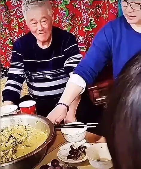 師父簡樸,徒弟擺闊,趙家班成名後,趙本山與徒弟們的奢靡成對比