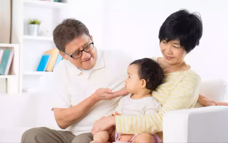 「新型啃老」正在流行!63歲的大媽哭訴「陪伴式孝順」是晚年噩夢 自己像兒家「免費保姆」