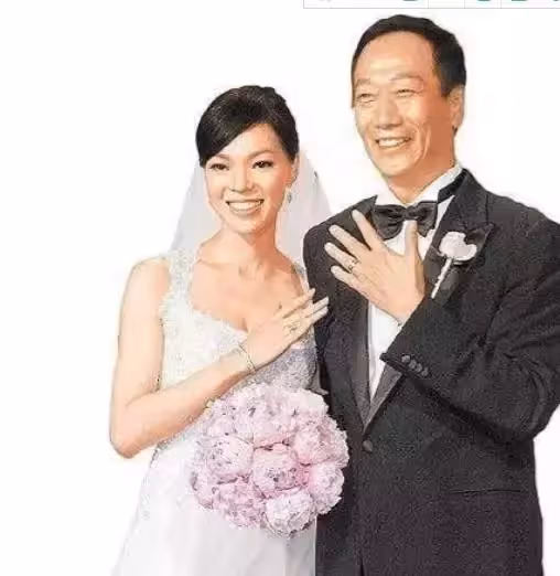 71歲郭台銘千萬豪宅內景曝光！背靠湖畔風景怡人，入戶是歐式大花園，停車場可供6輛汽車停放：豪華程度不次於皇宮