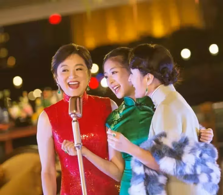 美人在骨不在皮!林青霞素顏現身烏鎮長街宴,68歲美貌依舊能打,網友:純天然的絕世美女