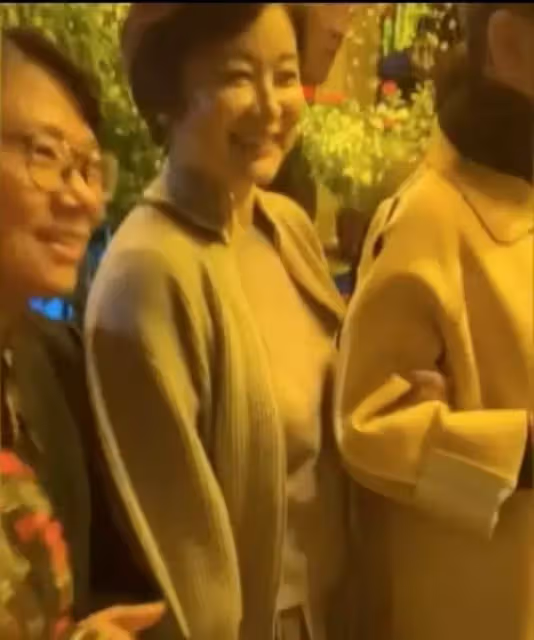 美人在骨不在皮!林青霞素顏現身烏鎮長街宴,68歲美貌依舊能打,網友:純天然的絕世美女