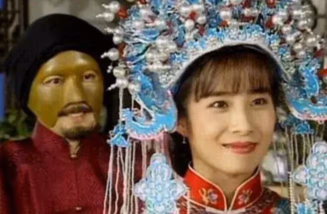 天下沒有白吃的午餐！岳翎從小父母就雙亡「靠演技爆紅演藝圈」 「什麼都靠自己努力」屢屢被瓊瑤欽點