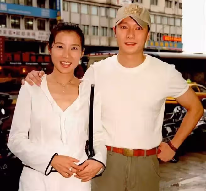 天下沒有白吃的午餐！岳翎從小父母就雙亡「靠演技爆紅演藝圈」 「什麼都靠自己努力」屢屢被瓊瑤欽點