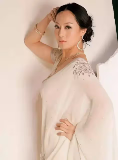 56歲的章小蕙近照曝光,同框42歲海清,一個性感嫵媚一個成熟幹練,網友:微胖身材太美了