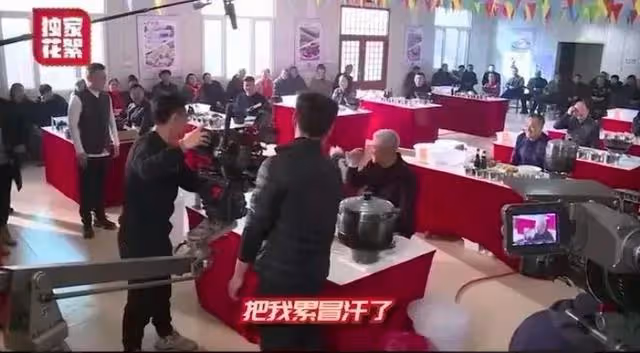 到底可敬還是可怕?趙本山與弟子們錄製花絮,操作失誤無一人敢提
