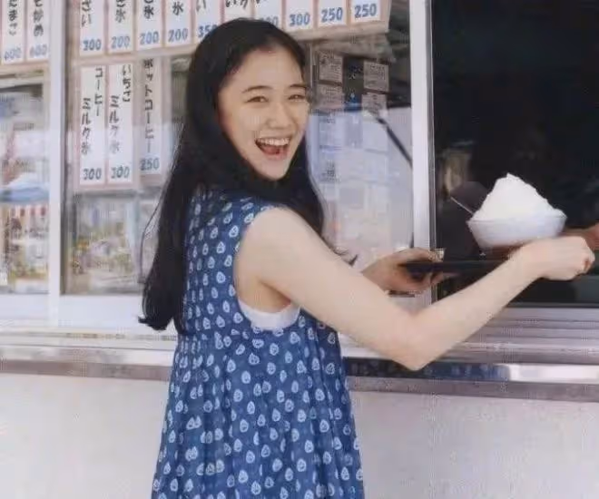 14歲出道的女神，卻閃婚嫁了大9歲的「丑」老公，幸福真的與顏值無關!