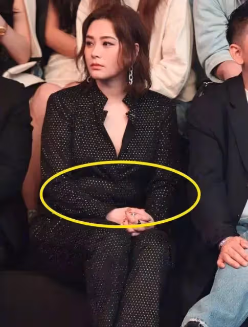 一婚嫁豪門,蟄伏多年牽手「百億太子」,被阿嬌羨慕的阿SA有多拽