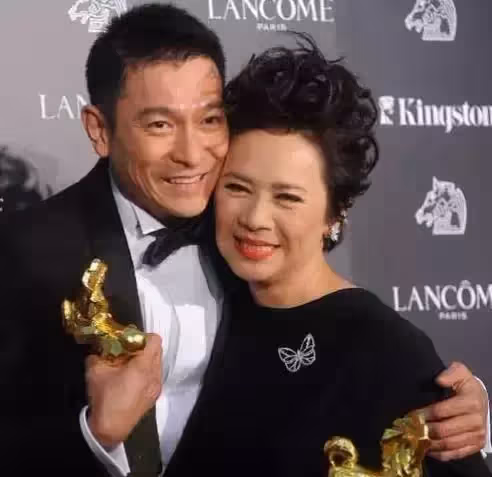 幫劉德華還4千萬債務!晚年「被子女啃老」破產 如今被華仔寵上天:我養她一輩子 !