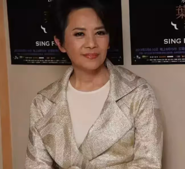 幫劉德華還4千萬債務!晚年「被子女啃老」破產 如今被華仔寵上天:我養她一輩子 !