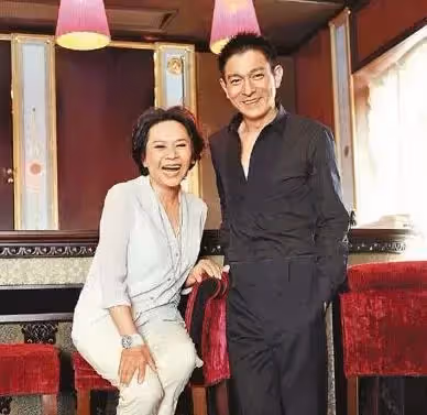 幫劉德華還4千萬債務!晚年「被子女啃老」破產 如今被華仔寵上天:我養她一輩子 !