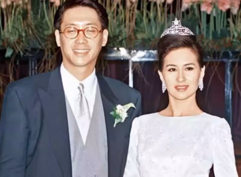 59歲何超瓊久違現身,慶公司成立5周年,身家大跌7億無損好心情
